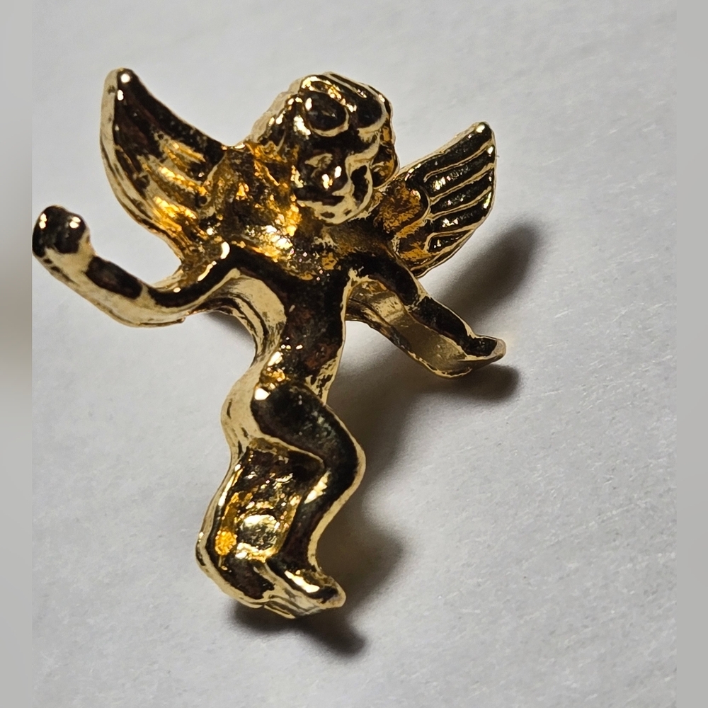 Vintage Metal Gold Tone Brooch Pin
